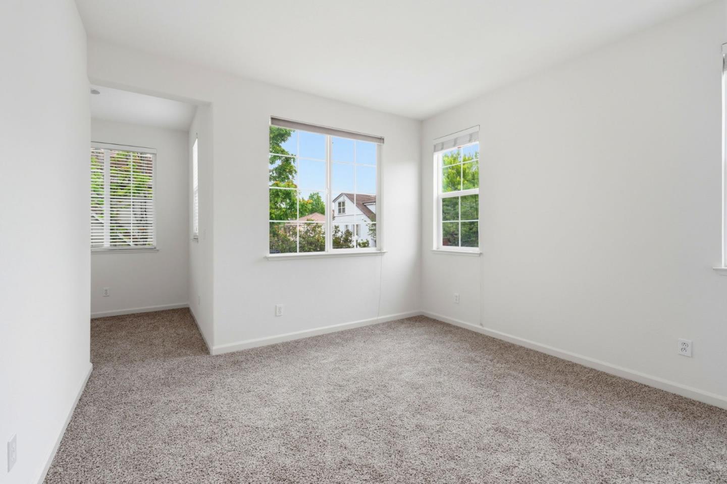 Detail Gallery Image 12 of 41 For 1121 Andreas Ln, Tracy,  CA 95376 - 4 Beds | 2/1 Baths