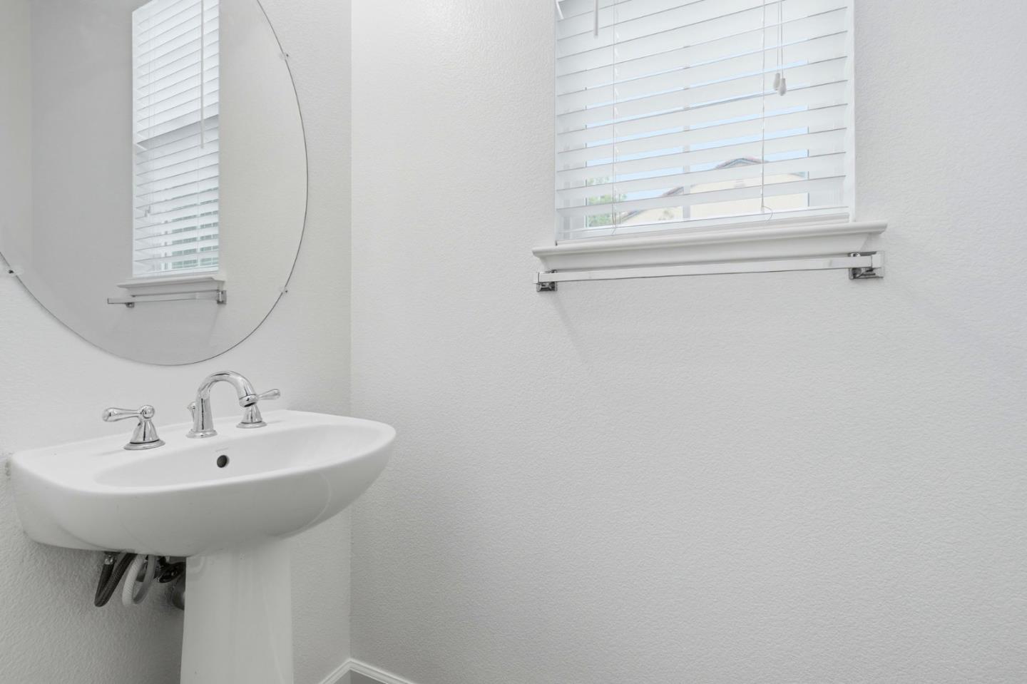 Detail Gallery Image 30 of 41 For 1121 Andreas Ln, Tracy,  CA 95376 - 4 Beds | 2/1 Baths