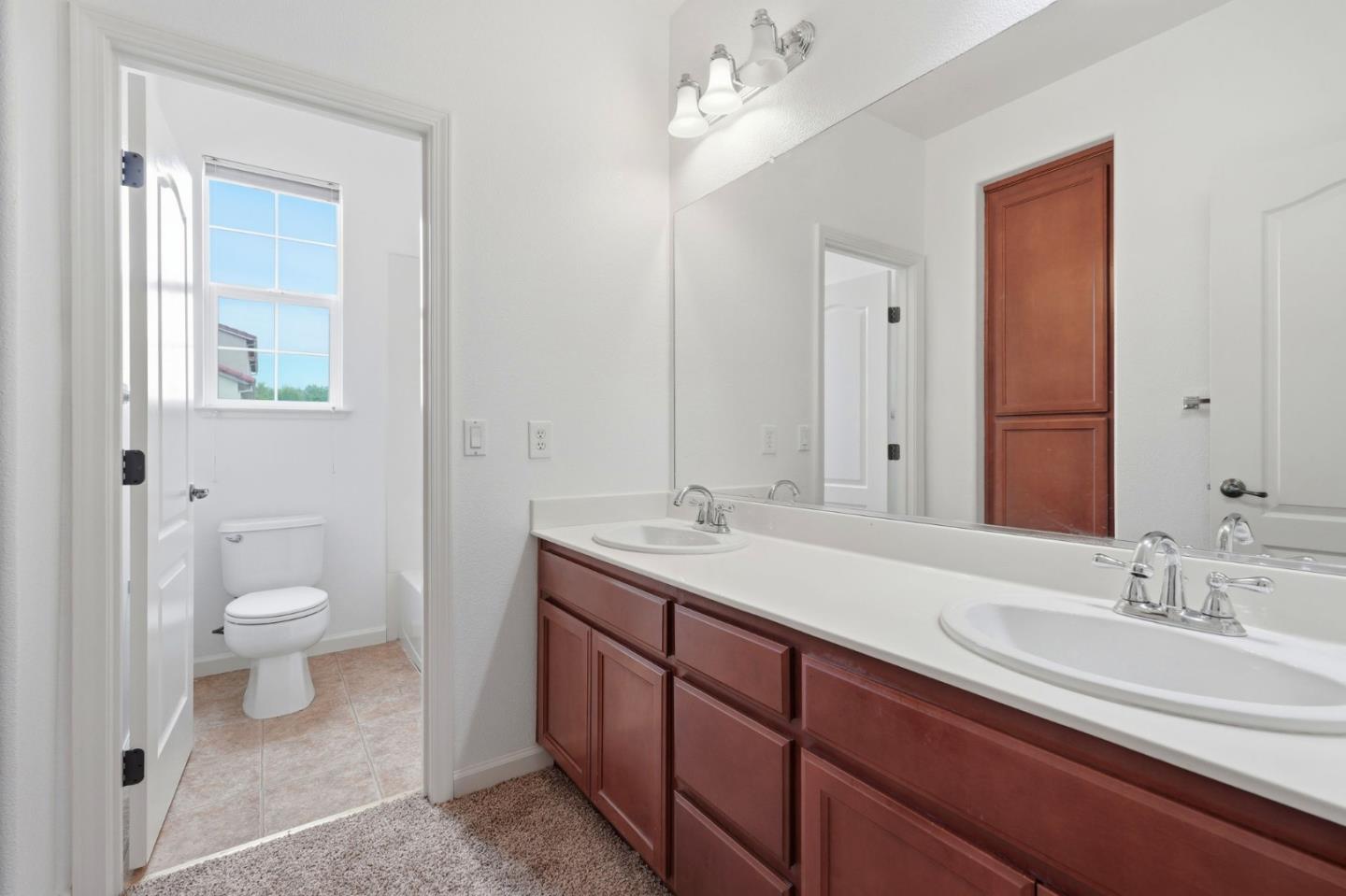 Detail Gallery Image 31 of 41 For 1121 Andreas Ln, Tracy,  CA 95376 - 4 Beds | 2/1 Baths