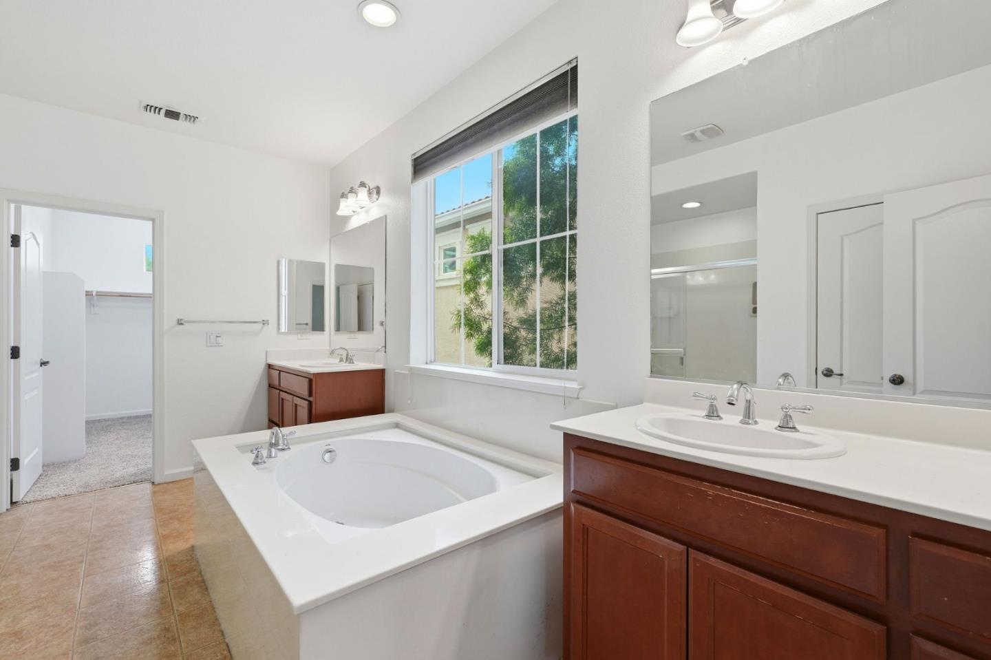 Detail Gallery Image 33 of 41 For 1121 Andreas Ln, Tracy,  CA 95376 - 4 Beds | 2/1 Baths