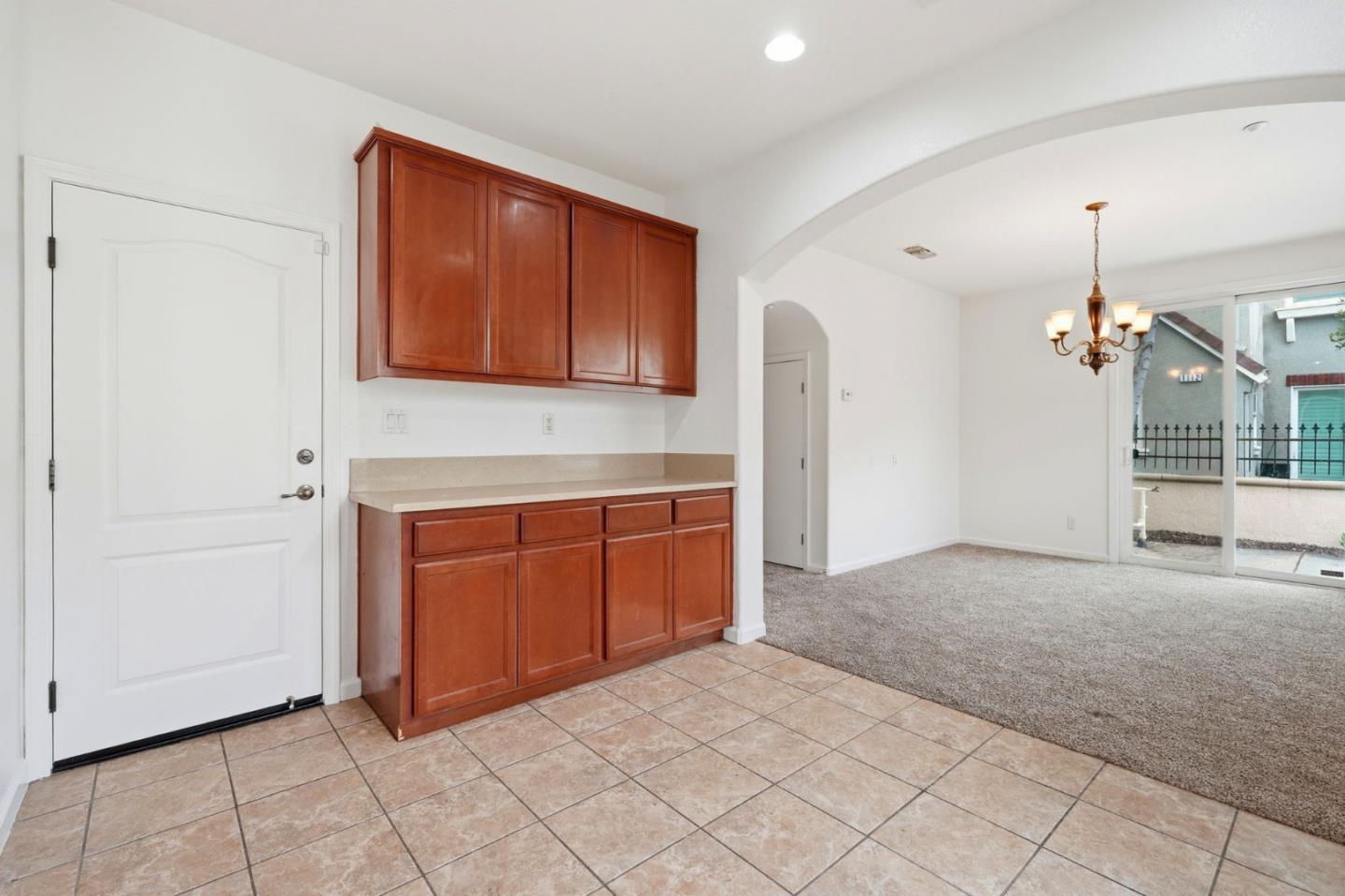 Detail Gallery Image 9 of 41 For 1121 Andreas Ln, Tracy,  CA 95376 - 4 Beds | 2/1 Baths