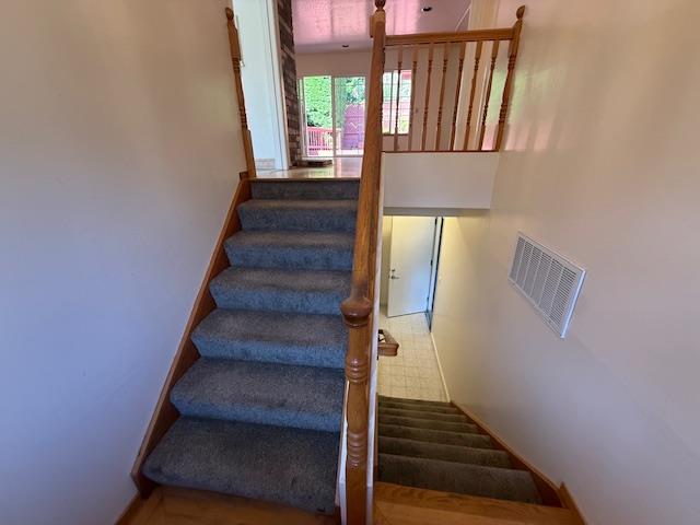 Detail Gallery Image 9 of 40 For 1102 Everglades, Pacifica,  CA 94044 - 4 Beds | 3 Baths