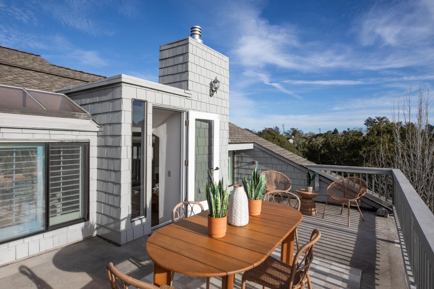 Detail Gallery Image 16 of 41 For 1651 Taylor Ln, Santa Cruz,  CA 95062 - 2 Beds | 2 Baths