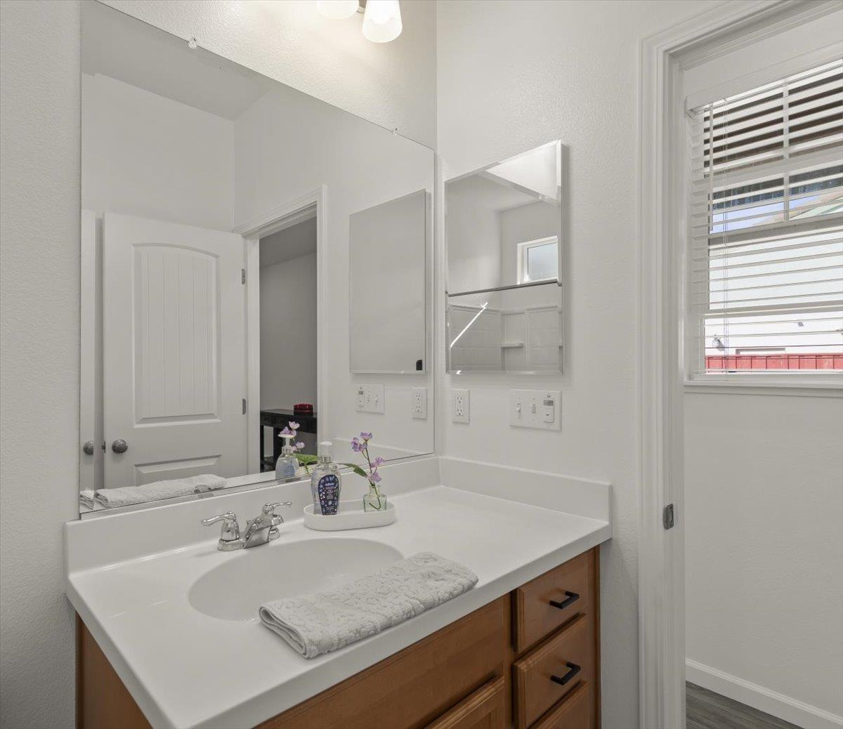 Detail Gallery Image 21 of 34 For 925 Klamath Way, Hollister,  CA 95023 - 3 Beds | 2 Baths