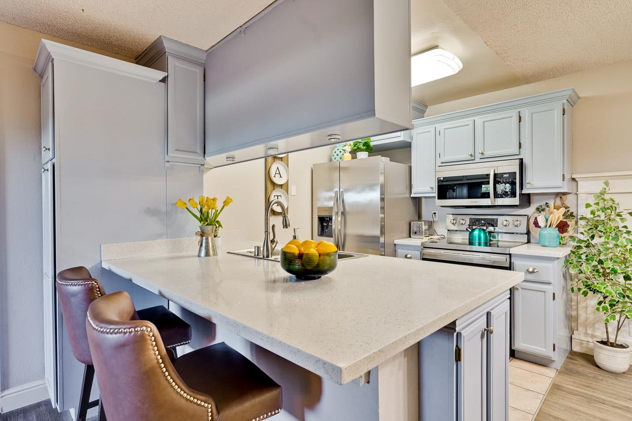 Front Image Thumbnail for ML82037816