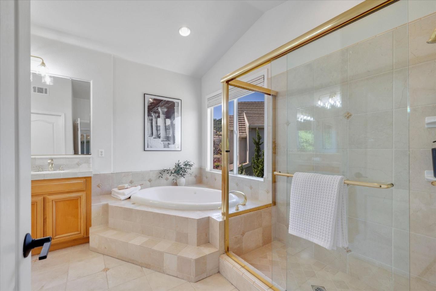 Detail Gallery Image 13 of 43 For 1136 Eagle Cliff Ct, San Jose,  CA 95120 - 4 Beds | 3/1 Baths