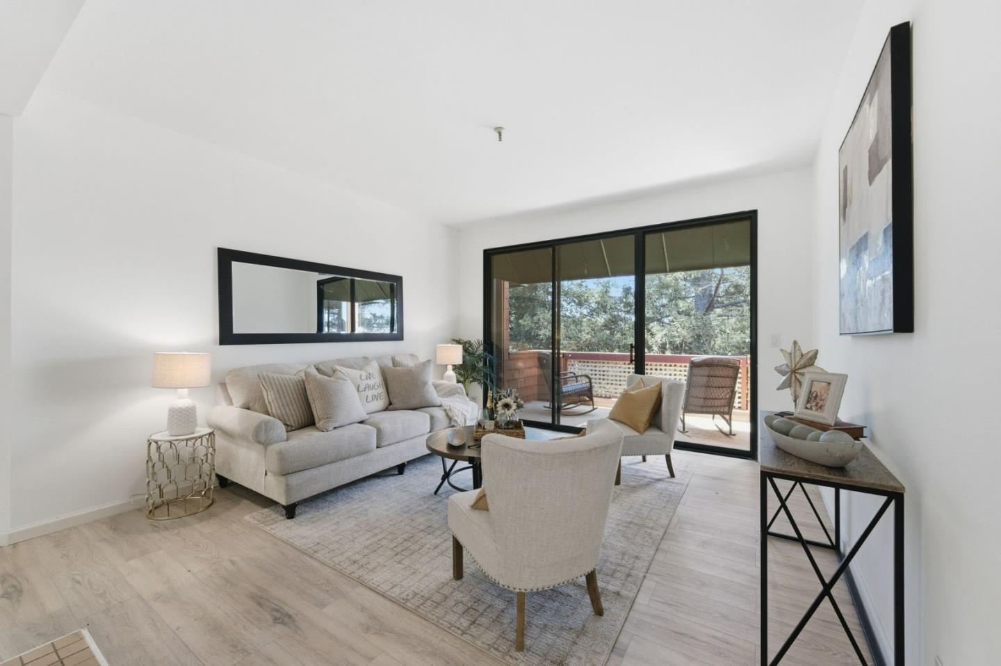 Front Image Thumbnail for ML82037821