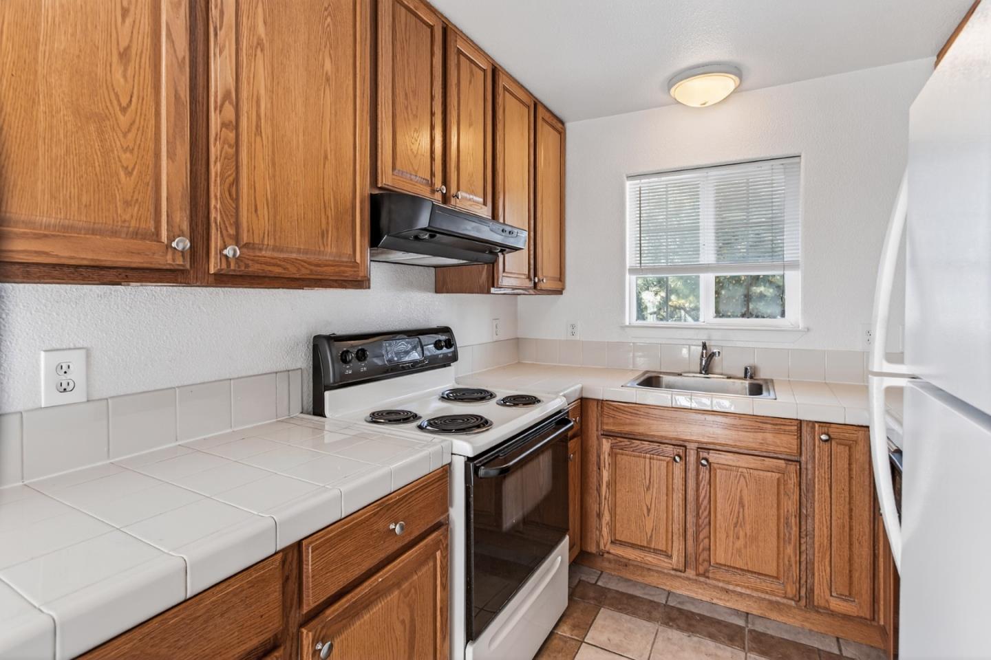 Detail Gallery Image 11 of 25 For 928 Ravenscourt Ave, Campbell,  CA 95008 - – Beds | – Baths