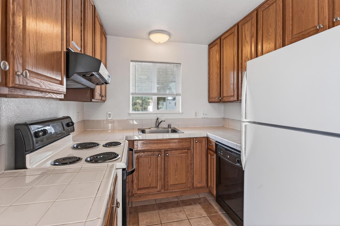 Detail Gallery Image 12 of 25 For 928 Ravenscourt Ave, Campbell,  CA 95008 - – Beds | – Baths