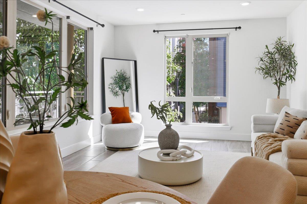 Detail Gallery Image 2 of 52 For 370 Riesling Ave #20,  Milpitas,  CA 95035 - 3 Beds | 2/1 Baths