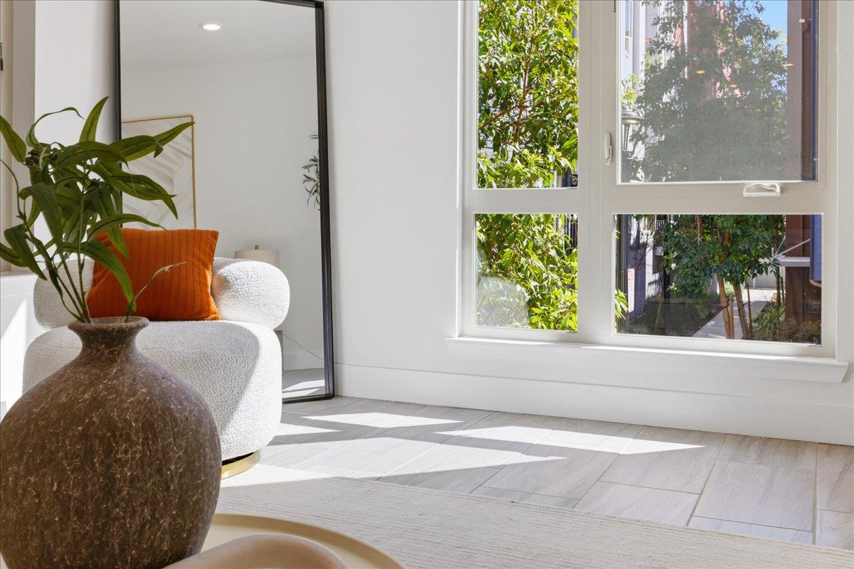 Detail Gallery Image 4 of 52 For 370 Riesling Ave #20,  Milpitas,  CA 95035 - 3 Beds | 2/1 Baths