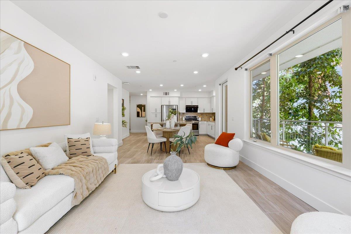 Detail Gallery Image 6 of 52 For 370 Riesling Ave #20,  Milpitas,  CA 95035 - 3 Beds | 2/1 Baths