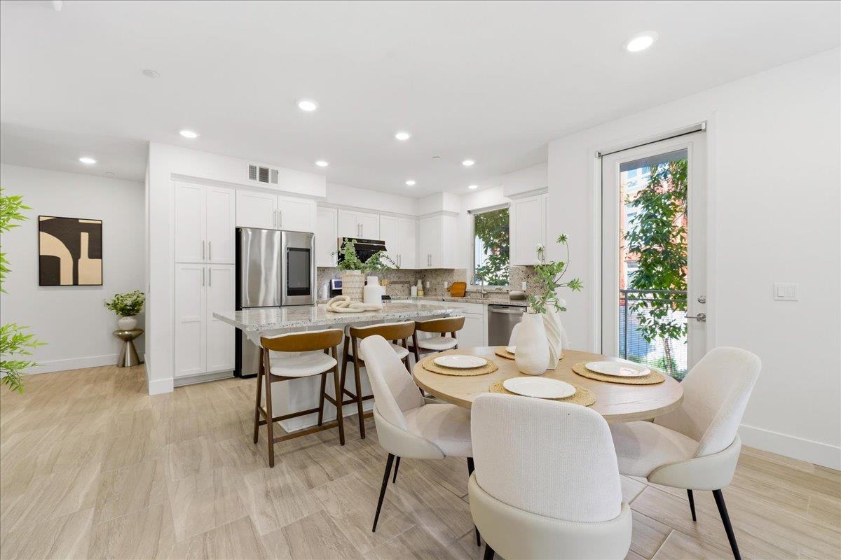 Detail Gallery Image 9 of 52 For 370 Riesling Ave #20,  Milpitas,  CA 95035 - 3 Beds | 2/1 Baths