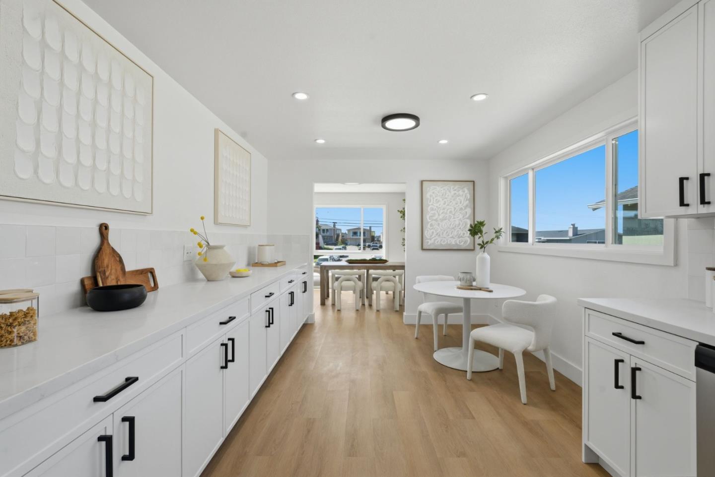 Detail Gallery Image 17 of 77 For 249 Gateway Dr, Pacifica,  CA 94044 - 5 Beds | 3 Baths