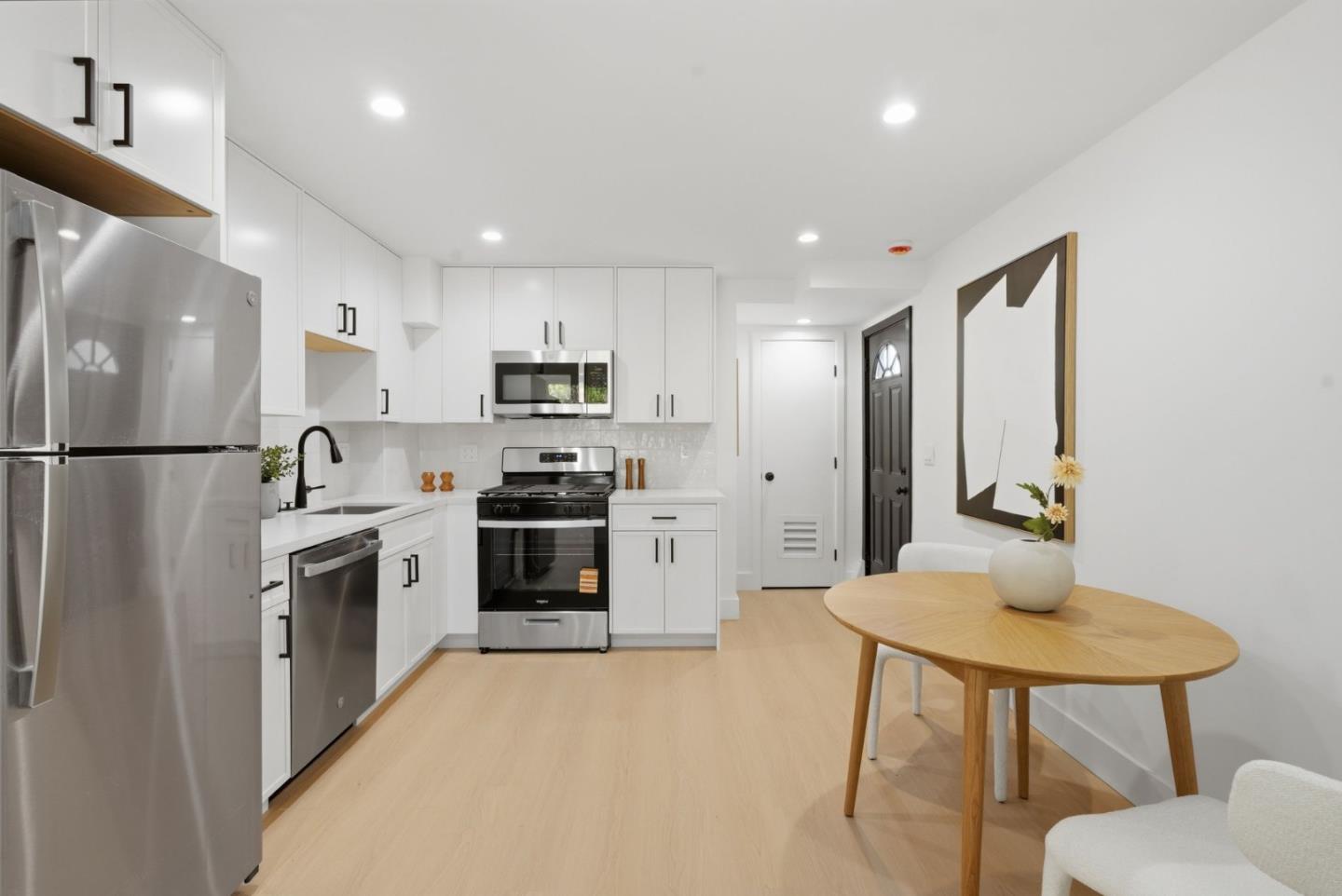 Detail Gallery Image 19 of 77 For 249 Gateway Dr, Pacifica,  CA 94044 - 5 Beds | 3 Baths