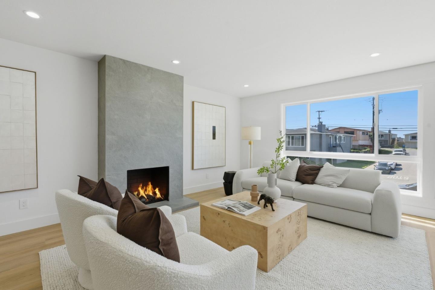 Detail Gallery Image 2 of 77 For 249 Gateway Dr, Pacifica,  CA 94044 - 5 Beds | 3 Baths