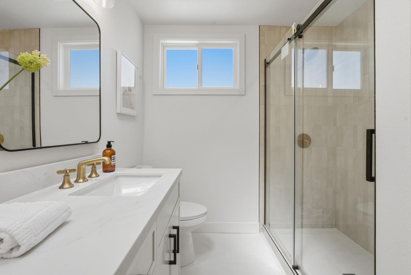 Detail Gallery Image 38 of 77 For 249 Gateway Dr, Pacifica,  CA 94044 - 5 Beds | 3 Baths