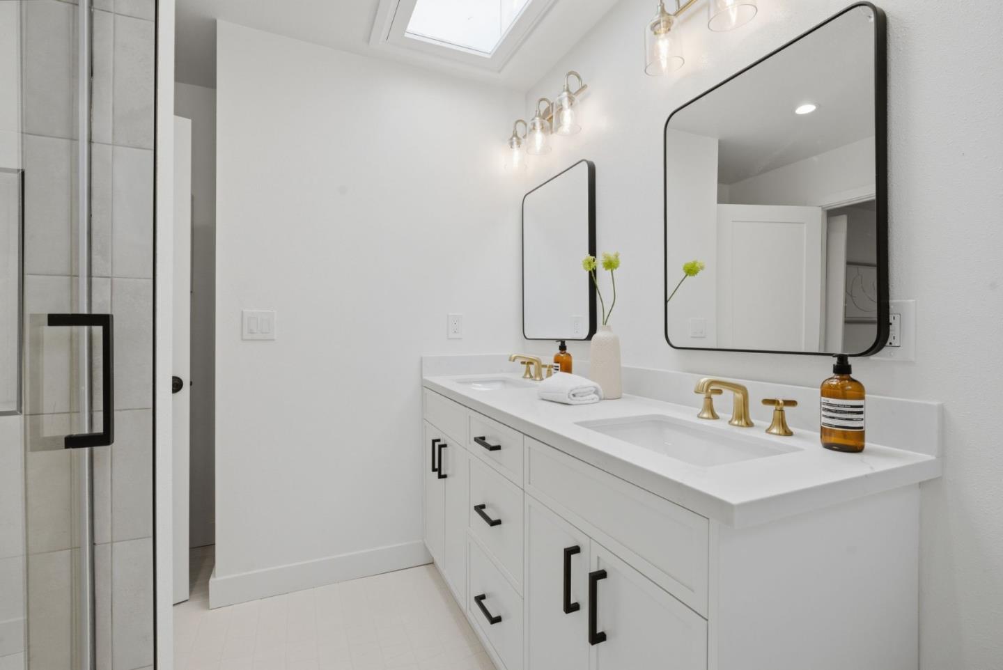 Detail Gallery Image 39 of 77 For 249 Gateway Dr, Pacifica,  CA 94044 - 5 Beds | 3 Baths