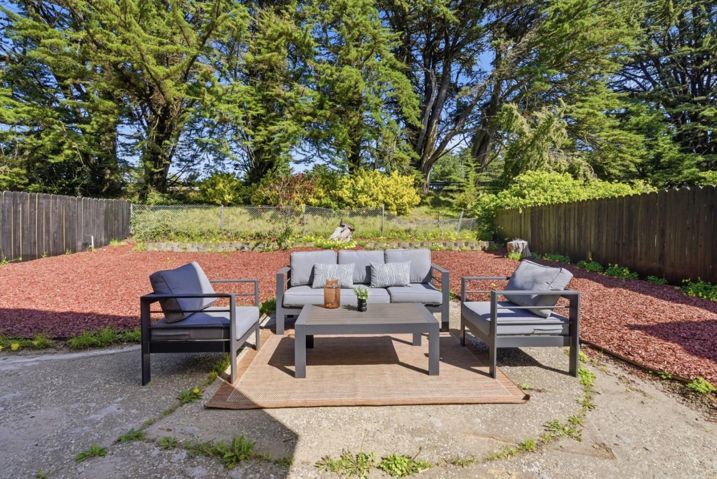 Detail Gallery Image 47 of 77 For 249 Gateway Dr, Pacifica,  CA 94044 - 5 Beds | 3 Baths