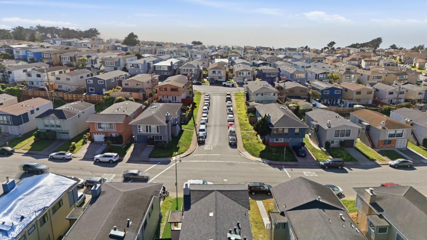 Detail Gallery Image 56 of 77 For 249 Gateway Dr, Pacifica,  CA 94044 - 5 Beds | 3 Baths