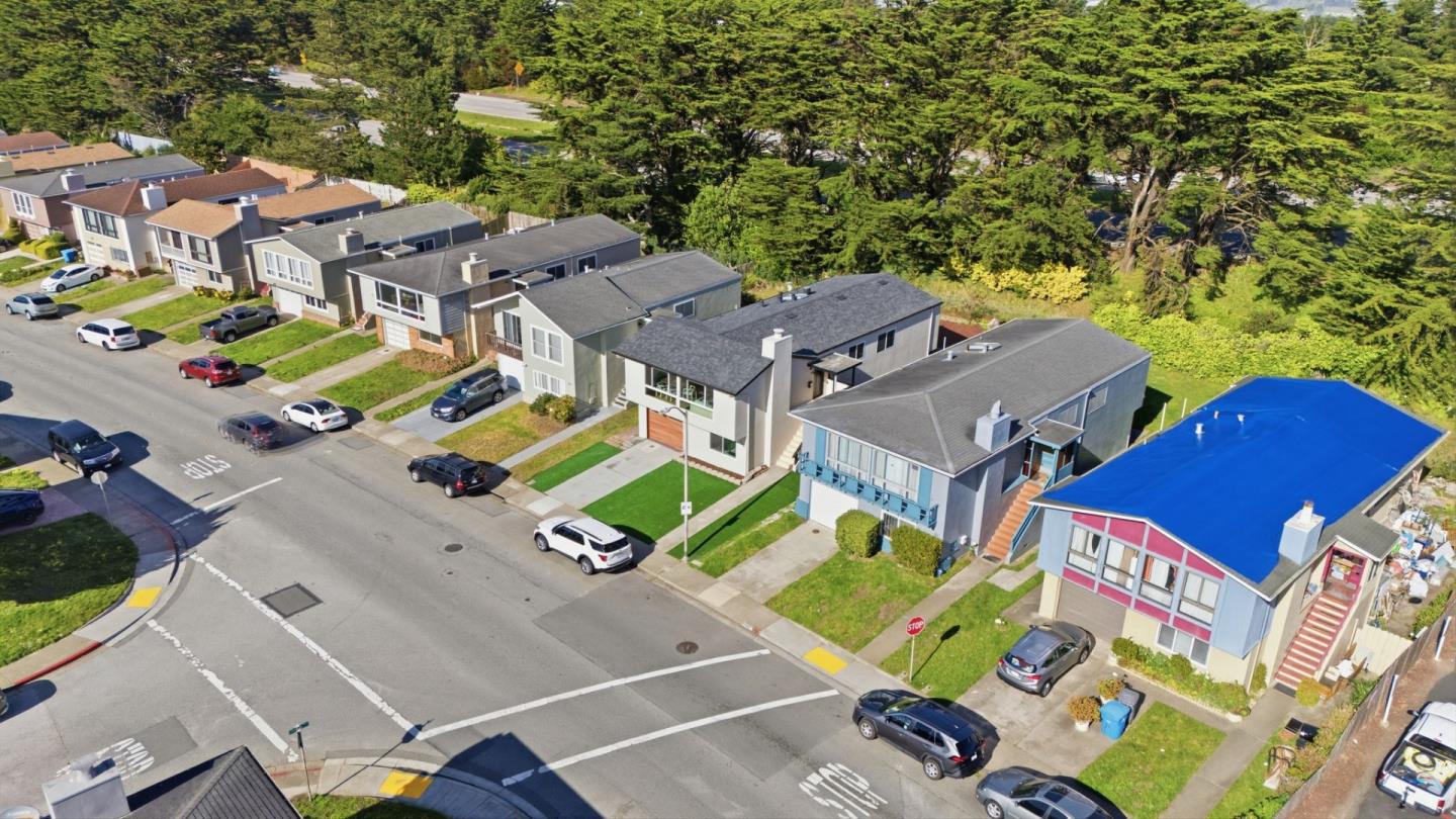 Detail Gallery Image 63 of 77 For 249 Gateway Dr, Pacifica,  CA 94044 - 5 Beds | 3 Baths