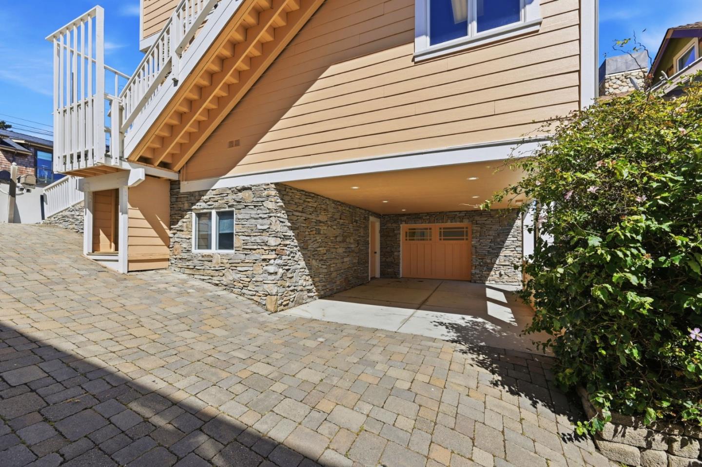 Detail Gallery Image 4 of 88 For 1207 Danmann Ave, Pacifica,  CA 94044 - 4 Beds | 4 Baths