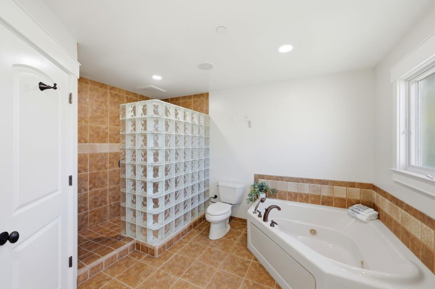 Detail Gallery Image 46 of 88 For 1207 Danmann Ave, Pacifica,  CA 94044 - 4 Beds | 4 Baths