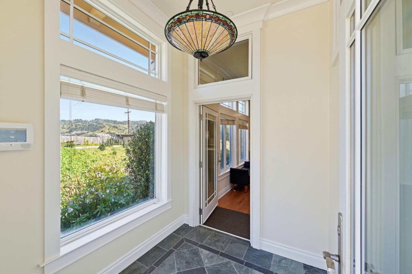 Detail Gallery Image 7 of 88 For 1207 Danmann Ave, Pacifica,  CA 94044 - 4 Beds | 4 Baths