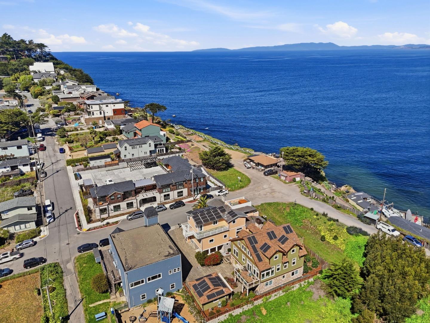 Detail Gallery Image 76 of 88 For 1207 Danmann Ave, Pacifica,  CA 94044 - 4 Beds | 4 Baths