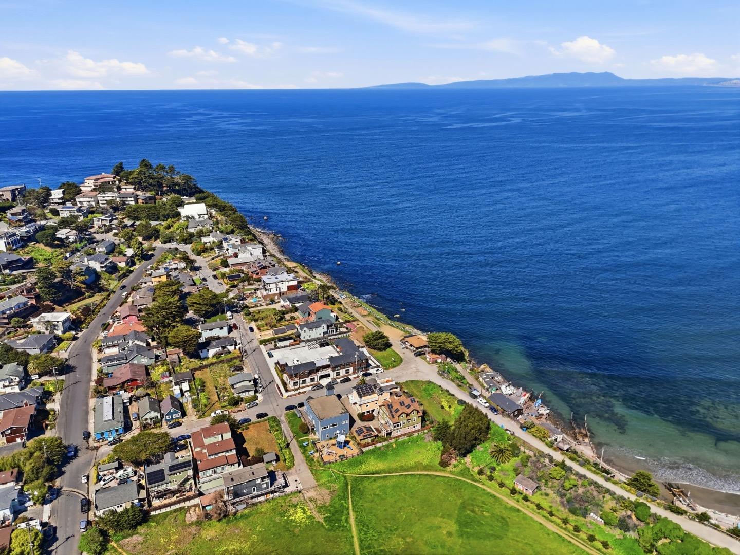 Detail Gallery Image 81 of 88 For 1207 Danmann Ave, Pacifica,  CA 94044 - 4 Beds | 4 Baths