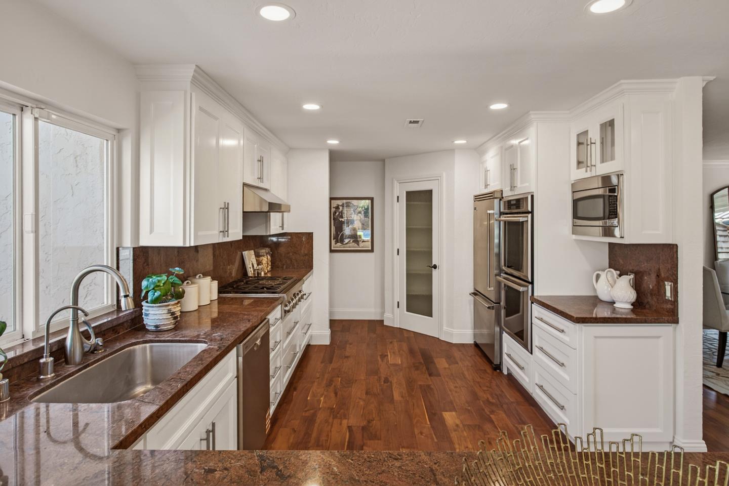 Detail Gallery Image 10 of 37 For 1340 Miravalle Ave, Los Altos,  CA 94024 - 4 Beds | 3/1 Baths