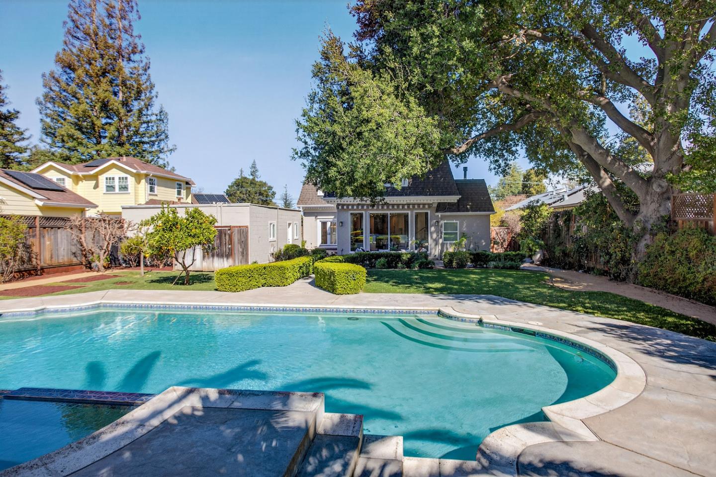 Detail Gallery Image 33 of 37 For 1340 Miravalle Ave, Los Altos,  CA 94024 - 4 Beds | 3/1 Baths