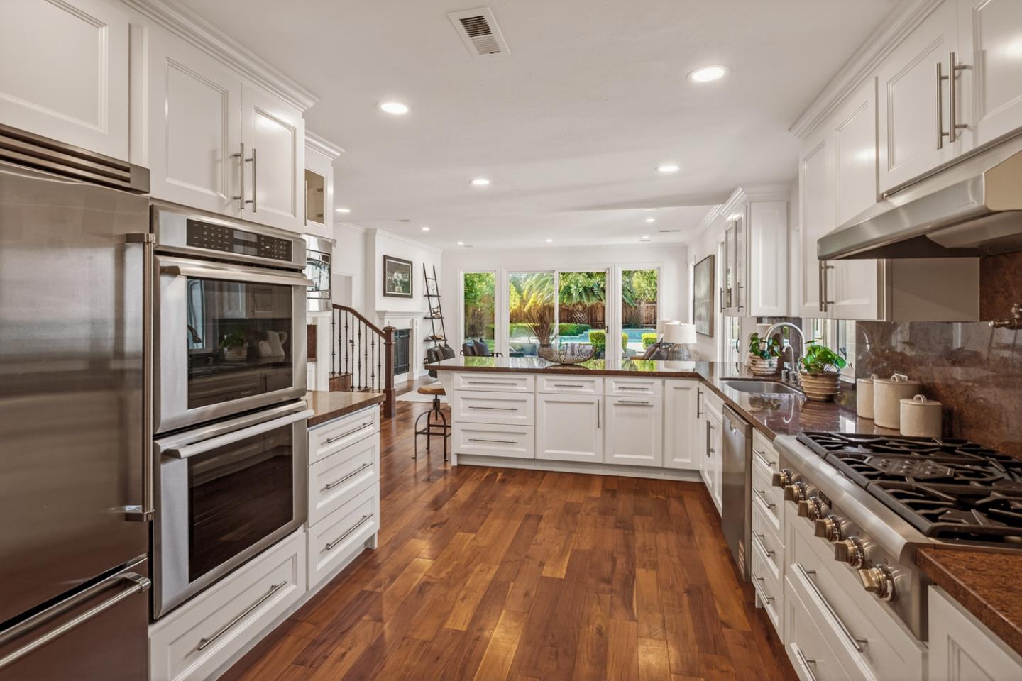 Detail Gallery Image 8 of 37 For 1340 Miravalle Ave, Los Altos,  CA 94024 - 4 Beds | 3/1 Baths