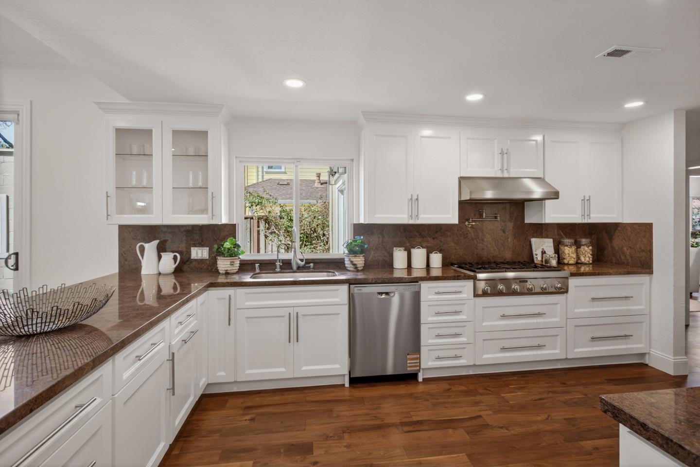 Detail Gallery Image 9 of 37 For 1340 Miravalle Ave, Los Altos,  CA 94024 - 4 Beds | 3/1 Baths