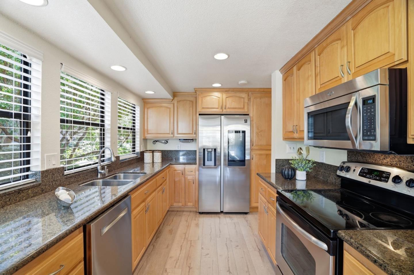 Detail Gallery Image 11 of 44 For 43524 Ocaso Corte St, Fremont,  CA 94539 - 2 Beds | 2/1 Baths