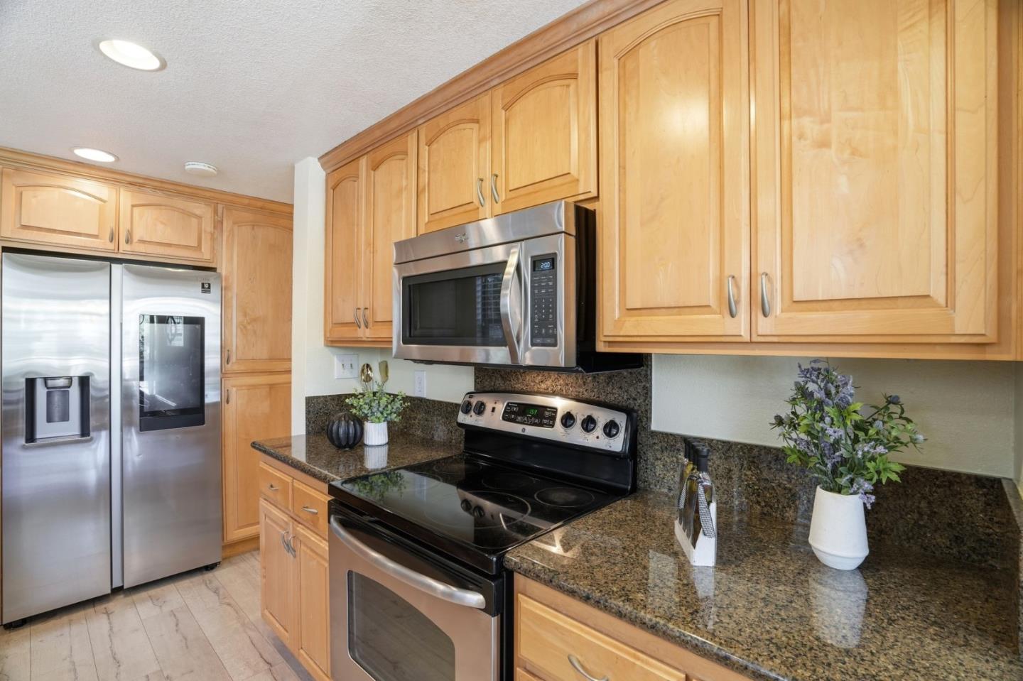 Detail Gallery Image 13 of 44 For 43524 Ocaso Corte St, Fremont,  CA 94539 - 2 Beds | 2/1 Baths