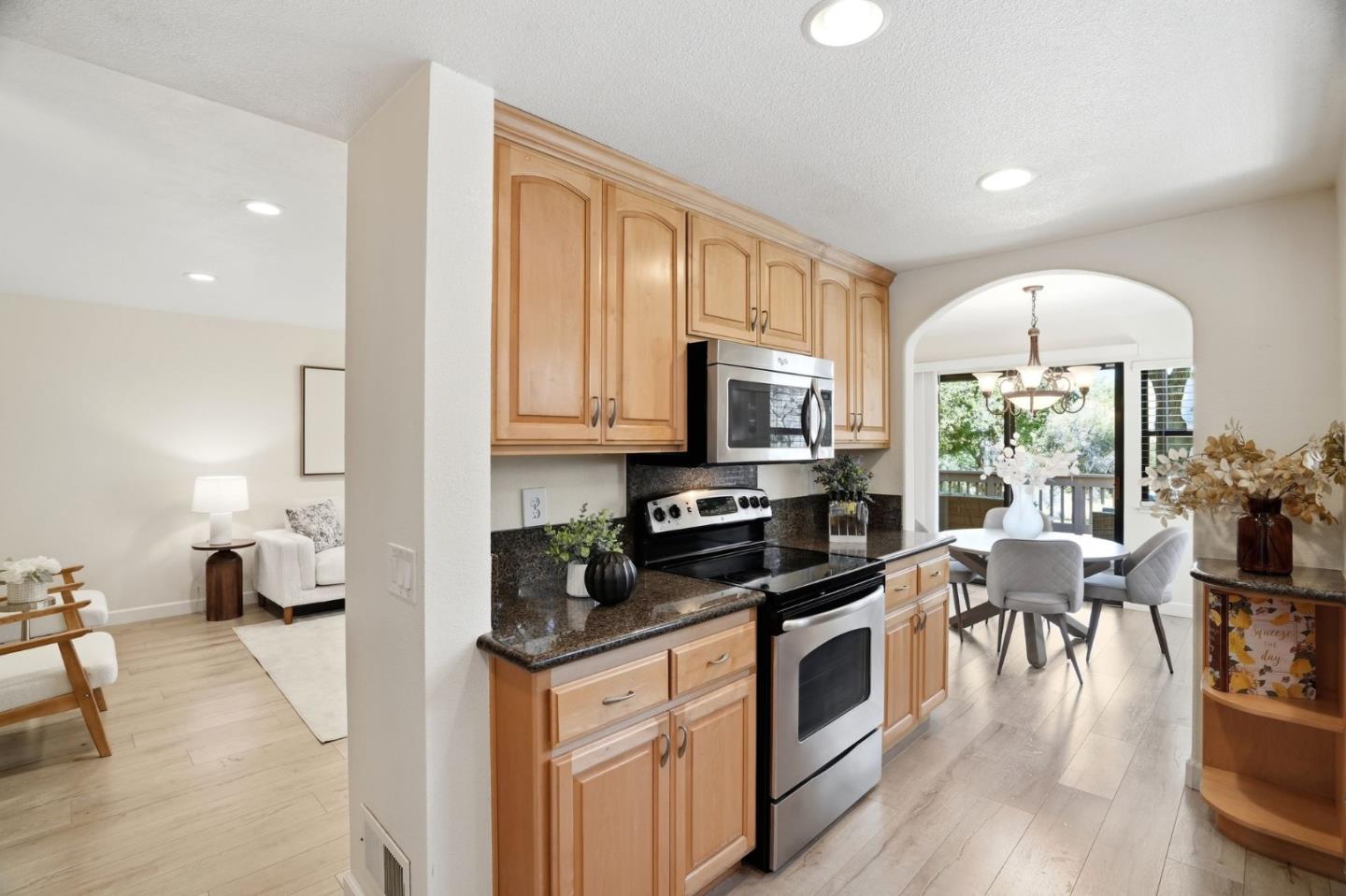 Detail Gallery Image 14 of 44 For 43524 Ocaso Corte St, Fremont,  CA 94539 - 2 Beds | 2/1 Baths