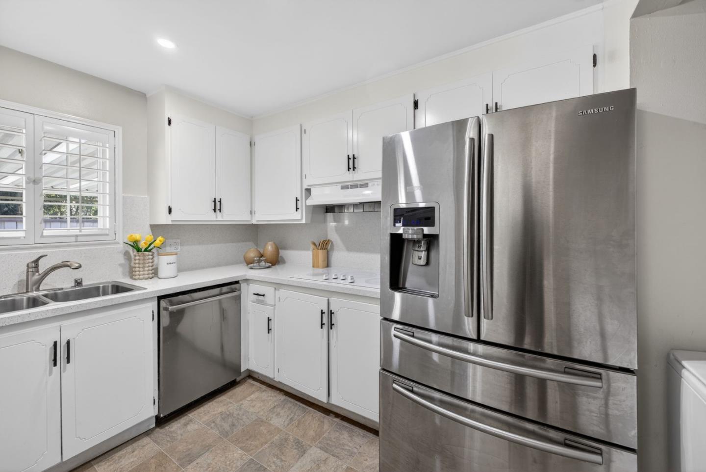 Detail Gallery Image 14 of 33 For 1880 Dove Way, Hayward,  CA 94545 - 3 Beds | 1 Baths