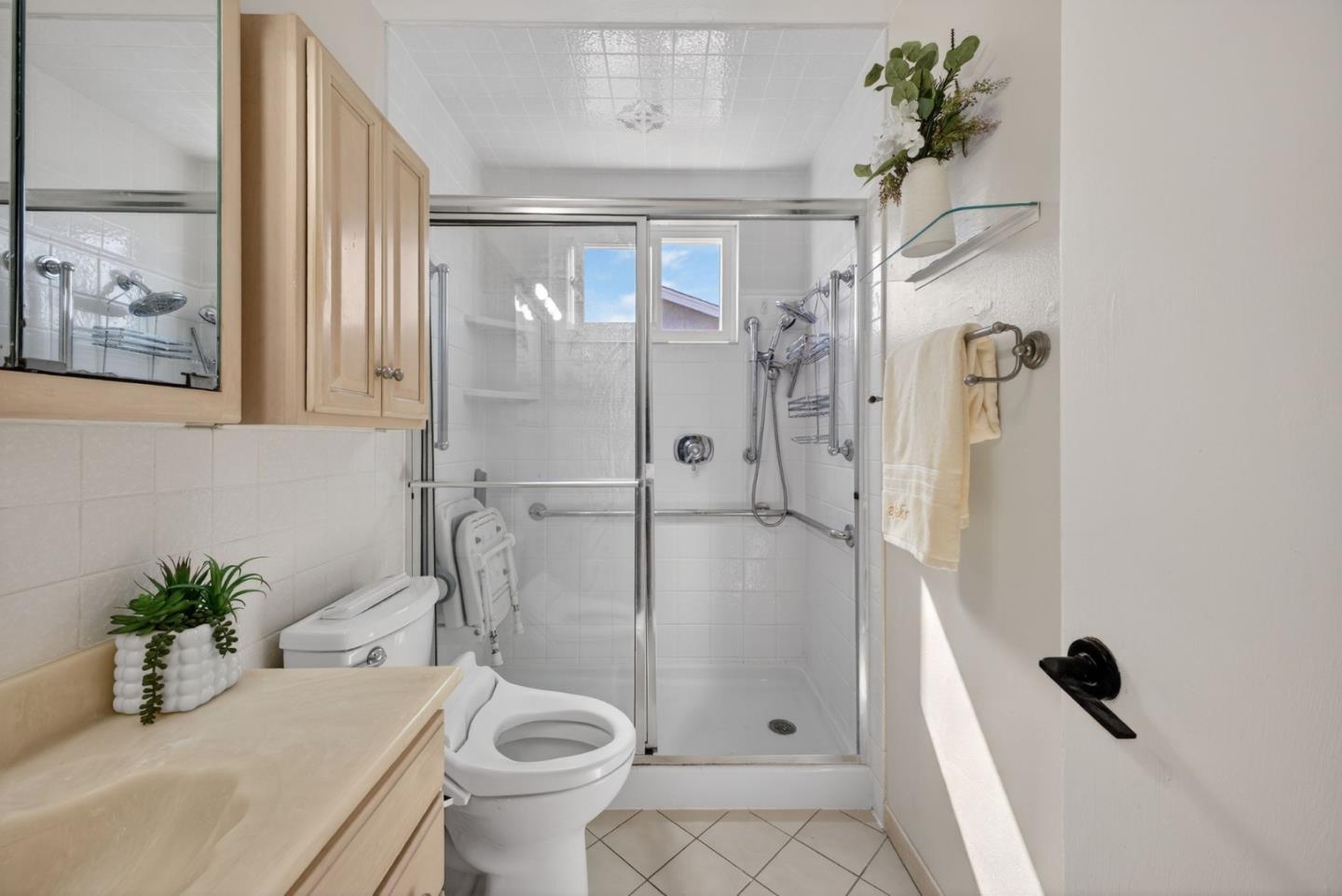 Detail Gallery Image 22 of 33 For 1880 Dove Way, Hayward,  CA 94545 - 3 Beds | 1 Baths