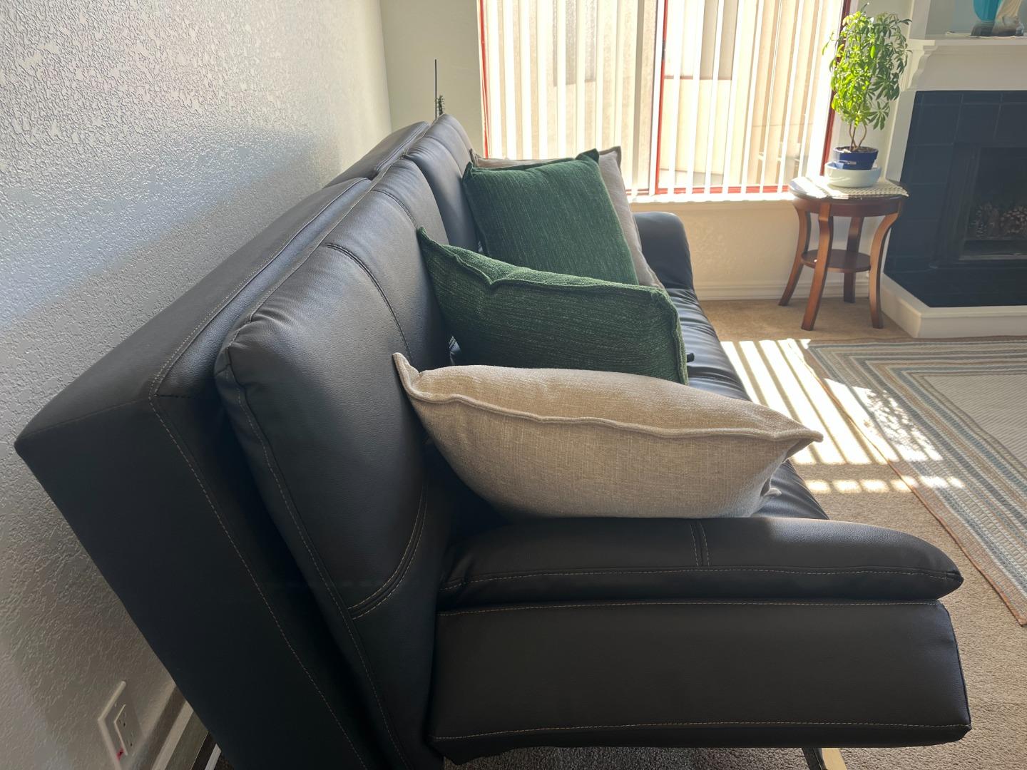 Detail Gallery Image 2 of 3 For 2408 N Main St #H,  Salinas,  CA 93906 - 1 Beds | 1 Baths