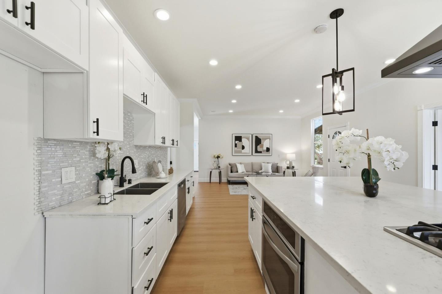 Detail Gallery Image 18 of 49 For 271 N 9th St, San Jose,  CA 95112 - 3 Beds | 3 Baths