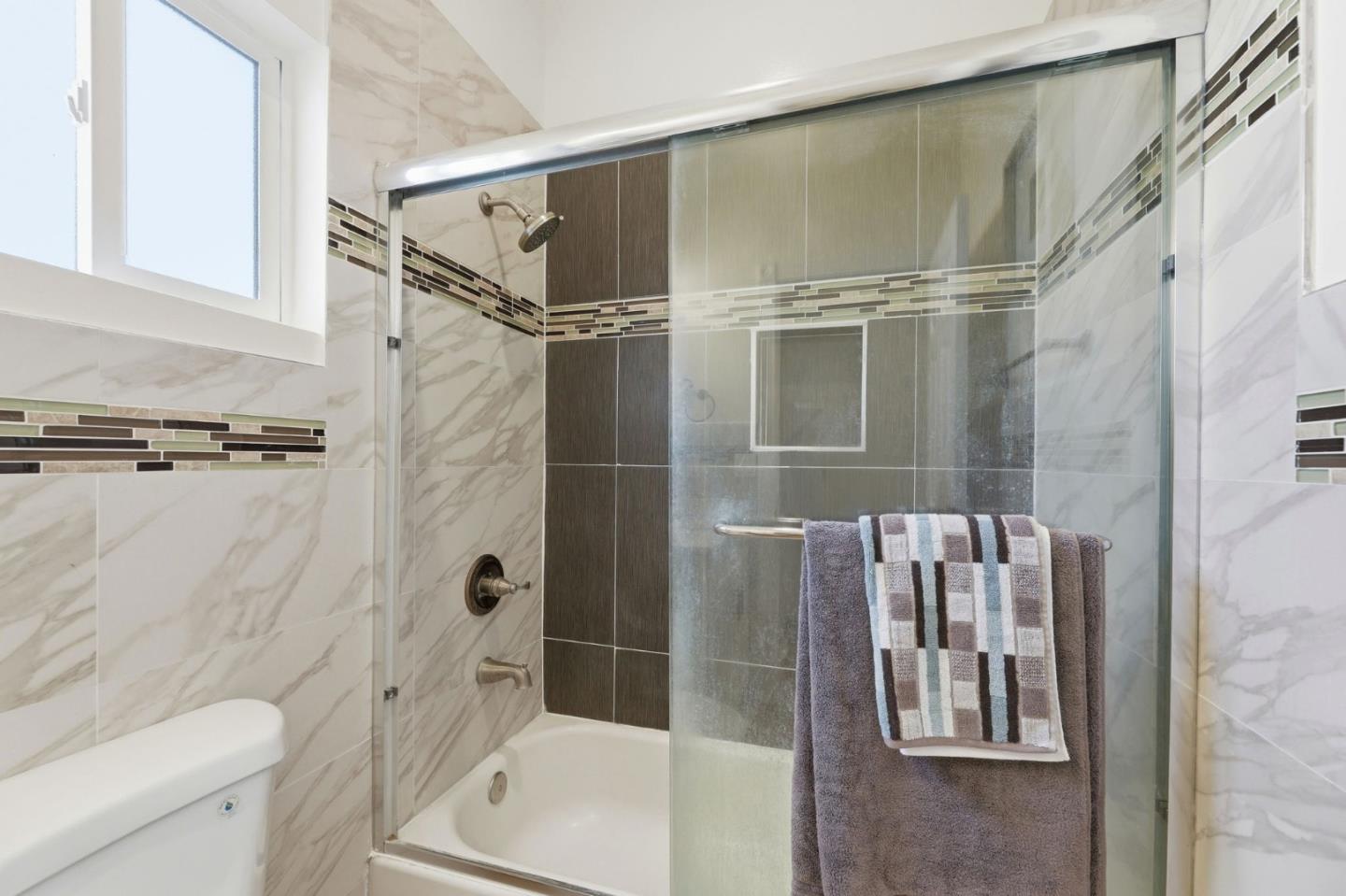 Detail Gallery Image 21 of 49 For 271 N 9th St, San Jose,  CA 95112 - 3 Beds | 3 Baths