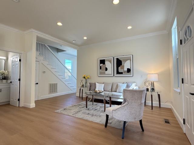 Detail Gallery Image 8 of 16 For 271 N 9th St, San Jose,  CA 95112 - 3 Beds | 3 Baths