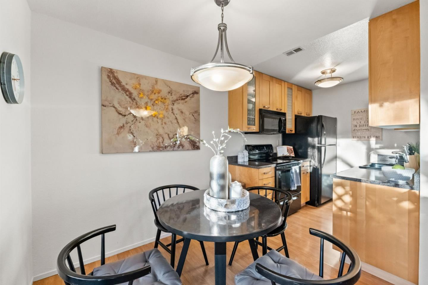 Detail Gallery Image 13 of 38 For 2106 La Terrace Cir, San Jose,  CA 95123 - 1 Beds | 1 Baths