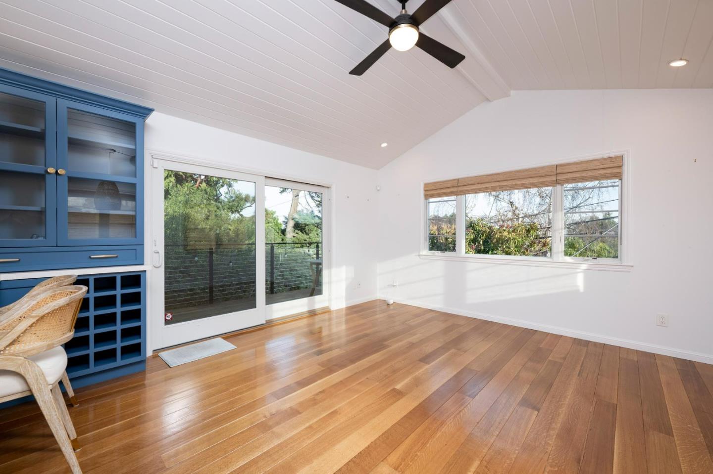 Detail Gallery Image 5 of 5 For 815 Harvard Rd, San Mateo,  CA 94402 - 3 Beds | 3 Baths