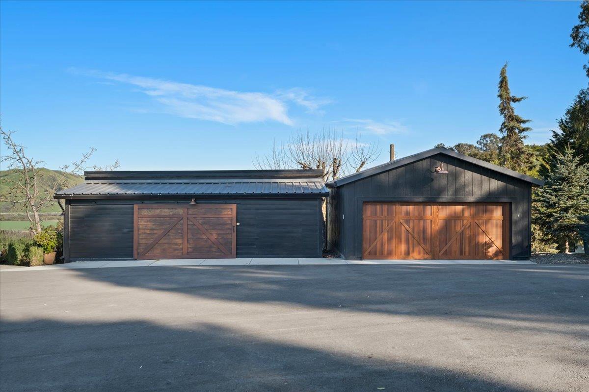 Detail Gallery Image 8 of 112 For 1535 School Rd, San Juan Bautista,  CA 95045 - 4 Beds | 2 Baths