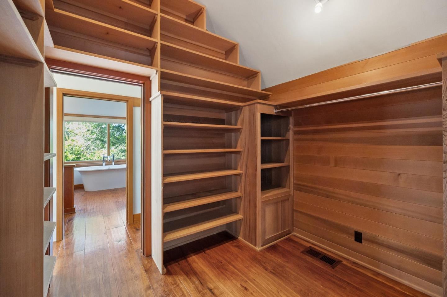 Detail Gallery Image 30 of 67 For 732 Alta Vista Rd, Montara,  CA 94037 - 3 Beds | 3/1 Baths