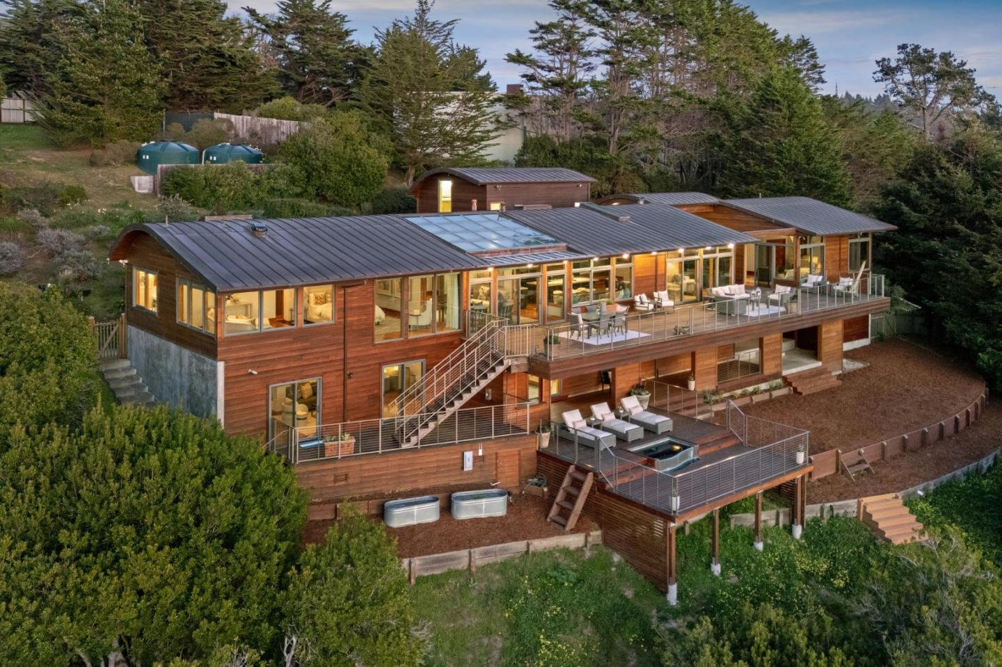 Detail Gallery Image 4 of 67 For 732 Alta Vista Rd, Montara,  CA 94037 - 3 Beds | 3/1 Baths