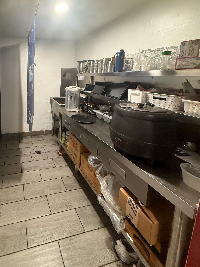 Detail Gallery Image 4 of 9 For 1820 Clement St, San Francisco,  CA 94121 - – Beds | – Baths