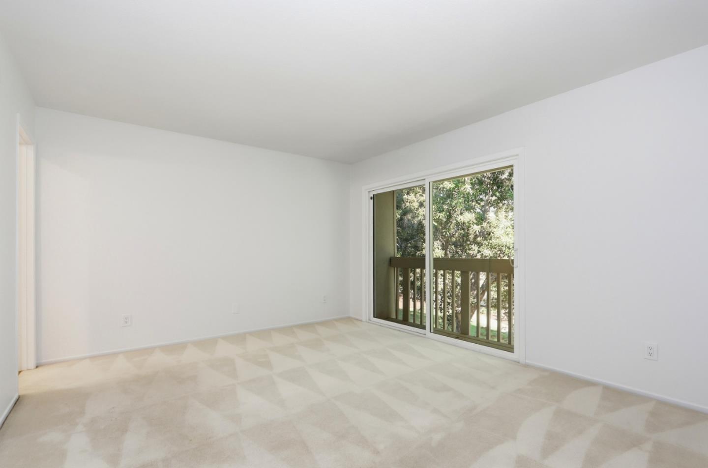 Detail Gallery Image 10 of 27 For 1249 Crescent Ter, Sunnyvale,  CA 94087 - 2 Beds | 2/1 Baths